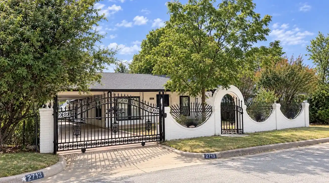 Single family home for sale at 2719 NW 25th Street, Fort Worth, TX 76106 | MLS# 21387045