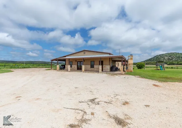 Photo 1 of Single family home for sale at 2574 County Rd 162, Ovalo, TX 79541 | MLS# 21387592 | Listing updated on 2026-09-16