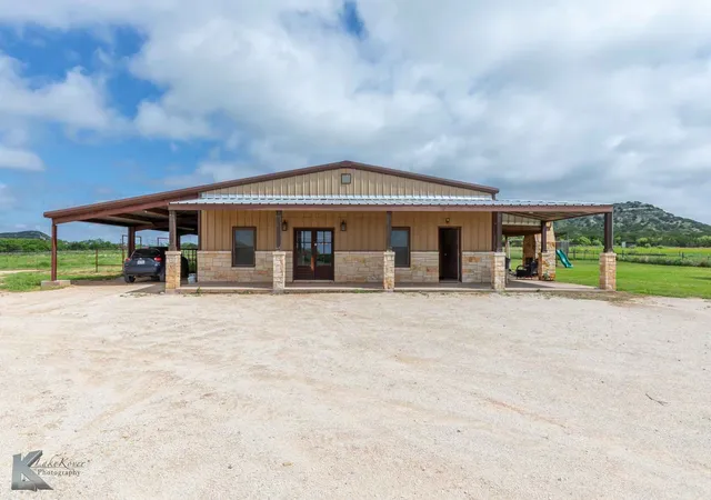 Photo 2 of Single family home for sale at 2574 County Rd 162, Ovalo, TX 79541 | MLS# 21387592 | Listing updated on 2026-09-16