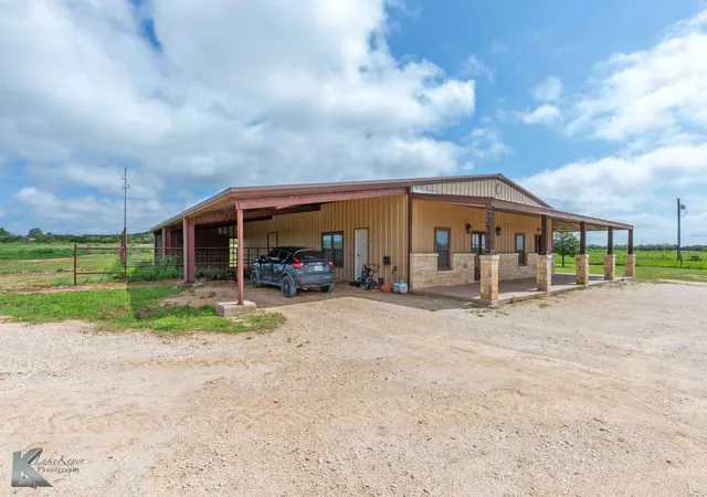 Photo 3 of Single family home for sale at 2574 County Rd 162, Ovalo, TX 79541 | MLS# 21387592 | Listing updated on 2026-09-16