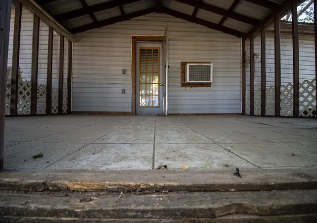 Photo 3 of Single family home for sale at 441 Lazy Acres Cir, Pottsboro, TX 75076 | MLS# 21387587 | Listing updated on 2026-09-28