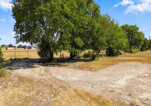 Photo 3 of Sale Pending at 651 Fm 3132, Klondike, TX 75448 | MLS# 21387327 | Listing updated on 2026-09-30