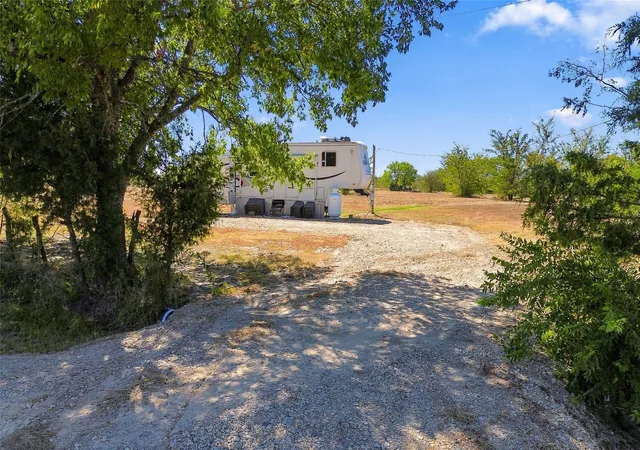 Photo 4 of Sale Pending at 651 Fm 3132, Klondike, TX 75448 | MLS# 21387327 | Listing updated on 2026-09-30