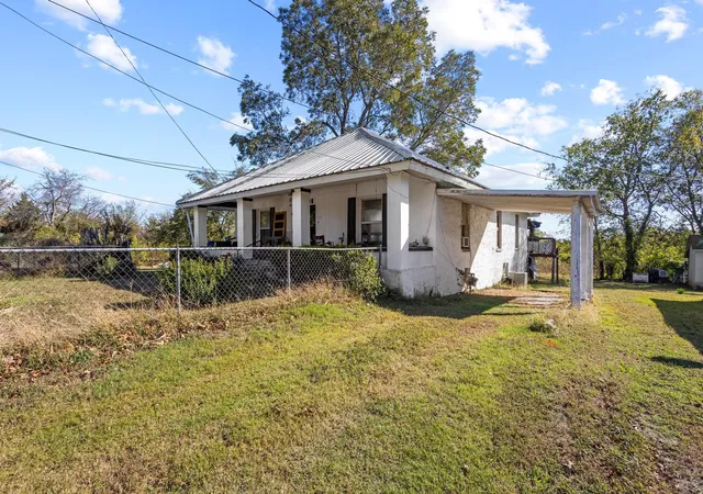 Photo 3 of Single family home for sale at 600 E Washington St, Denison, TX 75021 | MLS# 21387605 | Listing updated on 2026-09-21