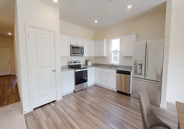 Photo 4 of Single family home for sale at 918 Harvest Ter, Glenn Heights, TX 75154 | MLS# 21387615 | Listing updated on 2026-09-16