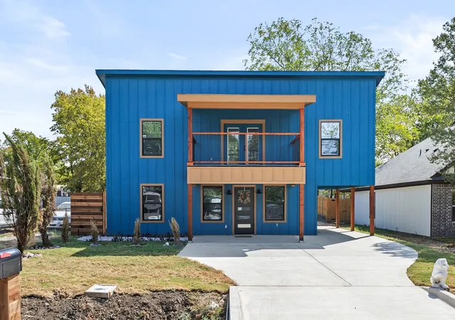 Photo 2 of Single family home for sale at 746 Ella Ave, Dallas, TX 75217 | MLS# 21386395 | Listing updated on 2026-10-05