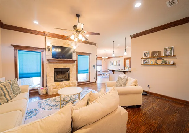 Photo 3 of Sale Pending at 818 Flt Water Dr, Abilene, TX 79602 | MLS# 21387283 | Listing updated on 2026-09-29