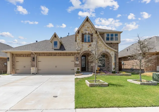 Photo 1 of Single family home for sale at 1959 Cedarwood Dr, Glenn Heights, TX 75154 | MLS# 21387569 | Listing updated on 2026-09-16
