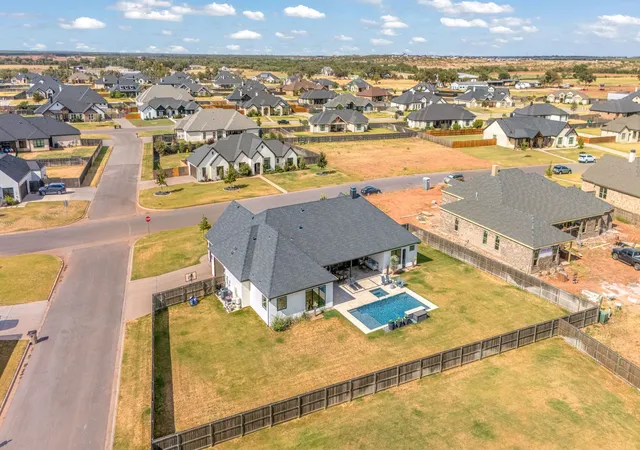 Photo 2 of Single family home for sale at 141 Gainesway Dr, Abilene, TX 79606 | MLS# 21387664 | Listing updated on 2026-10-07