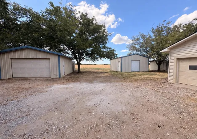 Photo 4 of Sale Pending at 801 N Main St, Dodd City, TX 75438 | MLS# 21387366 | Listing updated on 2026-09-27