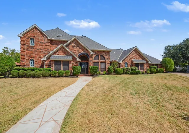 Photo 2 of Single family home for sale at 3503 Pembrooke Pkwy S, Colleyville, TX 76034 | MLS# 21369683 | Listing updated on 2026-09-16