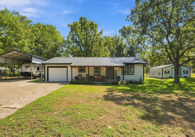Photo 1 of Single family home for sale at 10455 Comanche, Wills Point, TX 75169 | MLS# 21387582 | Listing updated on 2026-09-17