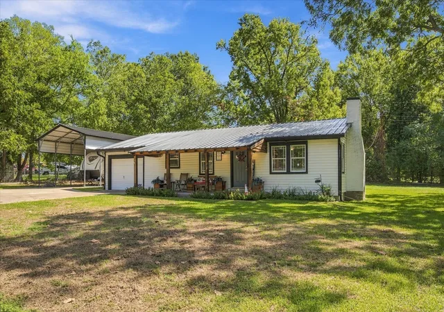 Photo 2 of Single family home for sale at 10455 Comanche, Wills Point, TX 75169 | MLS# 21387582 | Listing updated on 2026-09-17