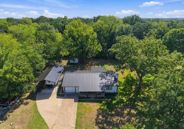 Photo 3 of Single family home for sale at 10455 Comanche, Wills Point, TX 75169 | MLS# 21387582 | Listing updated on 2026-09-17