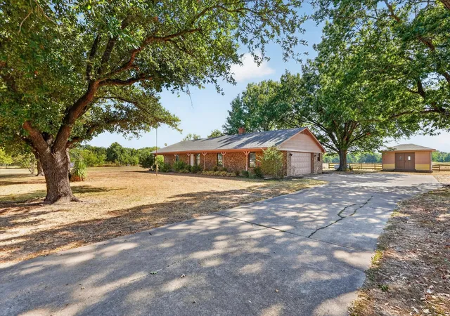 Photo 3 of Sale Pending at 3048 Fm 36 S, Caddo Mills, TX 75135 | MLS# 21387750 | Listing updated on 2026-10-05