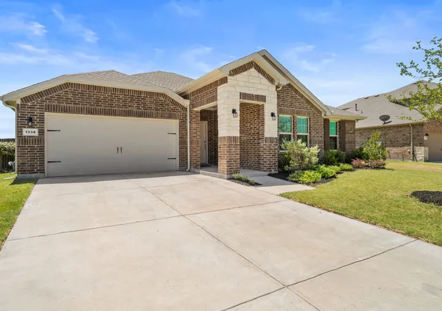 Photo 1 of Single family home for sale at 1338 Rolling Meadows Dr, Cedar Hill, TX 75104 | MLS# 21386961 | Listing updated on 2026-10-03