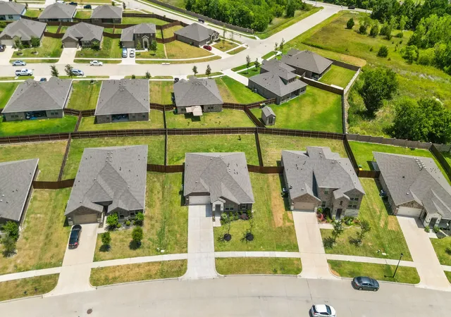 Photo 2 of Single family home for sale at 1338 Rolling Meadows Dr, Cedar Hill, TX 75104 | MLS# 21386961 | Listing updated on 2026-10-03