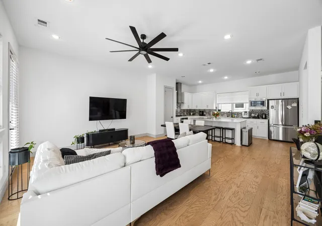 Photo 3 of Single family home for sale at 2637 Carolwood Ln, Dallas, TX 75212 | MLS# 21384001 | Listing updated on 2026-09-16