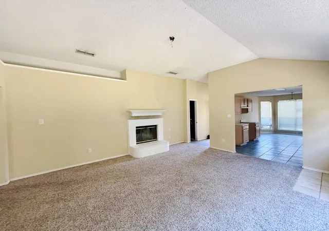 Photo 2 of Single family home for sale at 326 King Arthur Dr, Weatherford, TX 76086 | MLS# 21387779 | Listing updated on 2026-09-17