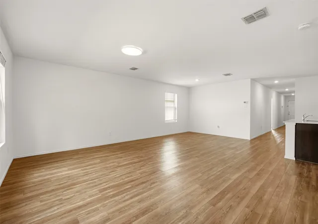Photo 3 of Single family home for sale at 412 Westpark Dr, Anna, TX 75409 | MLS# 21386552 | Listing updated on 2026-10-09