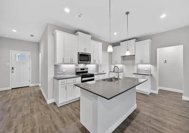 Photo 2 of Single family home for sale at 4213 Cornerstone Cir, Granbury, TX 76048 | MLS# 21386740 | Listing updated on 2026-09-16