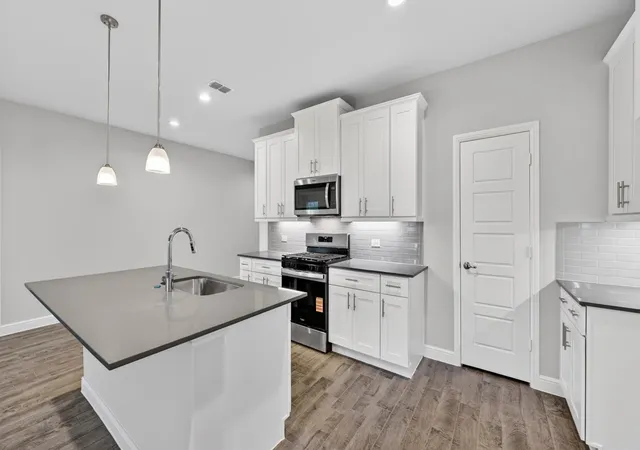 Photo 3 of Single family home for sale at 4213 Cornerstone Cir, Granbury, TX 76048 | MLS# 21386740 | Listing updated on 2026-09-16