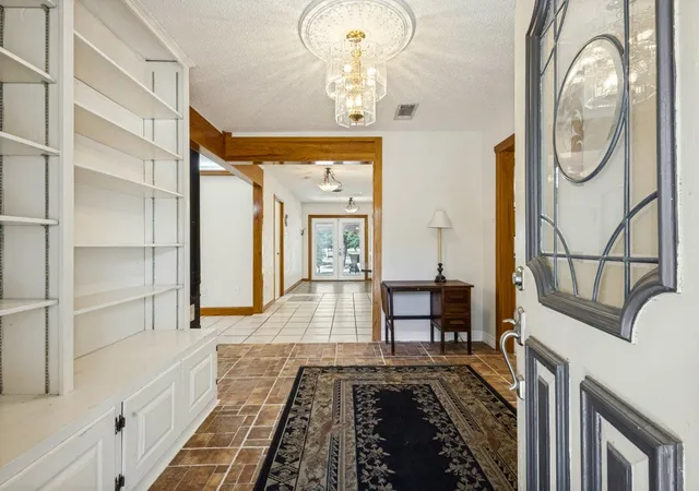 Photo 4 of Single family home for sale at 4286 Country Crk Rd 3321, Greenville, TX 75204 | MLS# 21384862 | Listing updated on 2026-09-26