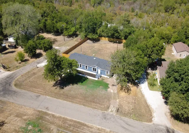 Photo 1 of Manufactured home for sale at 701 Lazy Springs Dr, Red Oak, TX 75154 | MLS# 21382205 | Listing updated on 2026-09-19