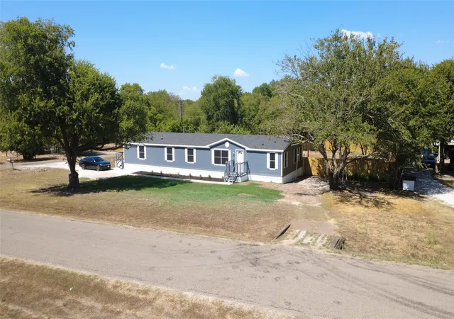 Photo 2 of Manufactured home for sale at 701 Lazy Springs Dr, Red Oak, TX 75154 | MLS# 21382205 | Listing updated on 2026-09-19