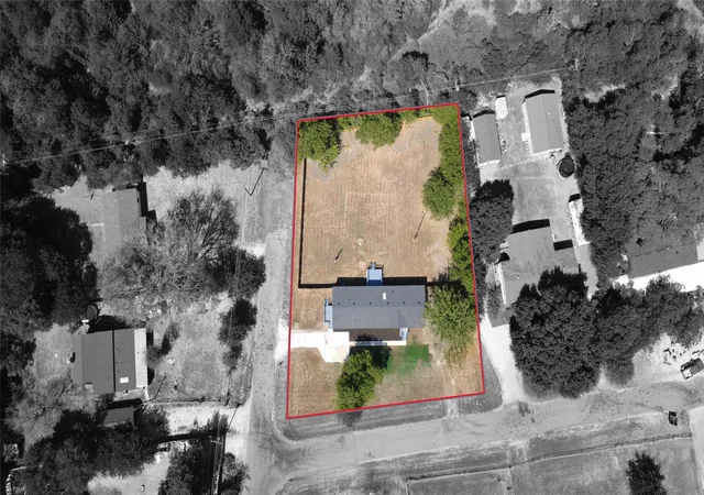 Photo 3 of Manufactured home for sale at 701 Lazy Springs Dr, Red Oak, TX 75154 | MLS# 21382205 | Listing updated on 2026-09-19
