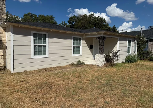 Photo 2 of Single family home for sale at 3233 Springview Ave, Dallas, TX 75216 | MLS# 21387683 | Listing updated on 2026-09-16