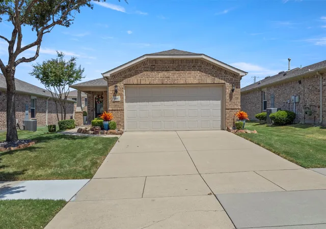 Photo 1 of Single family home for sale at 146 Montague Ln, Frisco, TX 75036 | MLS# 21385443 | Listing updated on 2026-09-27