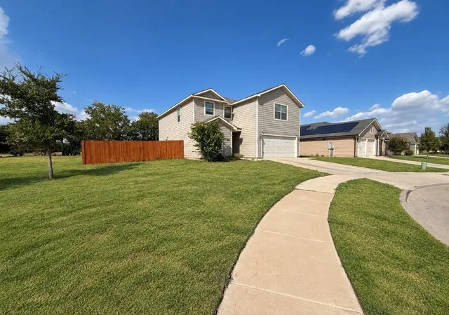 Photo 3 of Single family home for sale at 4616 Skipador Dr, Fort Worth, TX 76179 | MLS# 21379626 | Listing updated on 2026-09-21