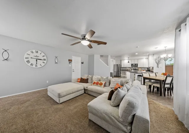 Photo 3 of Single family home for sale at 207 Equestrian Dr, Waxahachie, TX 75165 | MLS# 21387119 | Listing updated on 2026-09-29