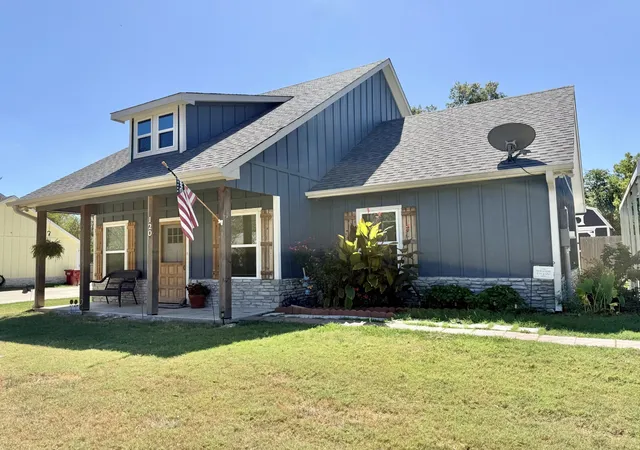 Photo 2 of Single family home for sale at 120 West St, Blossom, TX 75416 | MLS# 21385786 | Listing updated on 2026-10-05