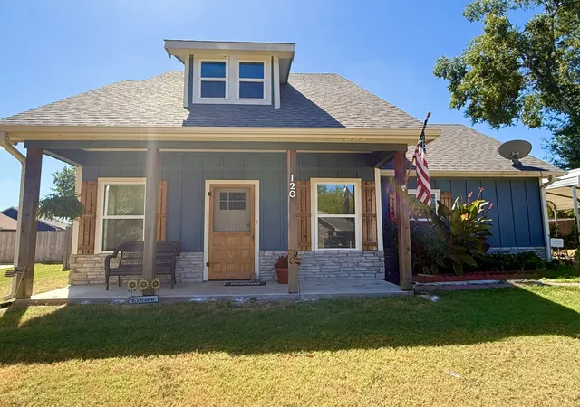 Photo 3 of Single family home for sale at 120 West St, Blossom, TX 75416 | MLS# 21385786 | Listing updated on 2026-10-05