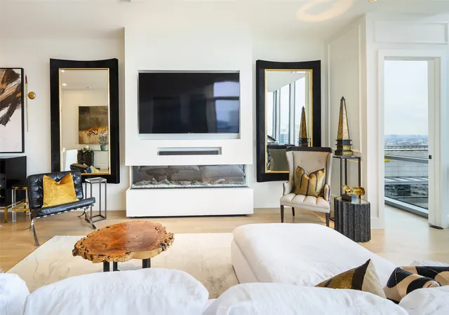 Photo 3 of Condo for sale at 2200 Victory Ave #2401, Dallas, TX 75219 | MLS# 21386338 | Listing updated on 2026-09-17