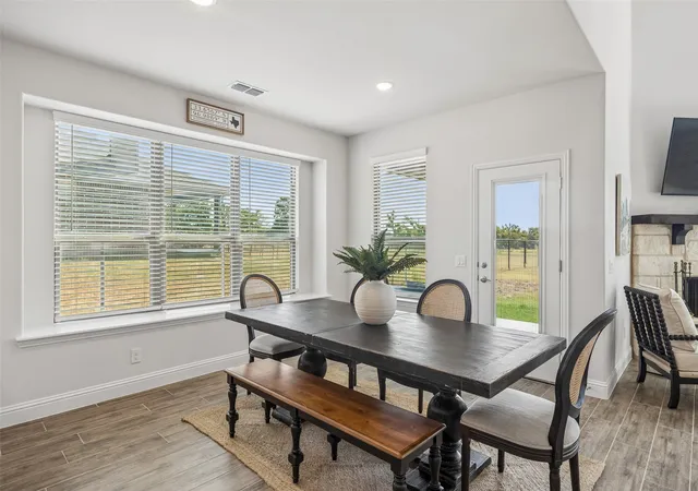 Photo 3 of Single family home for sale at 864 Shadow Valley Rd, Whitesboro, TX 76273 | MLS# 21384115 | Listing updated on 2026-09-30