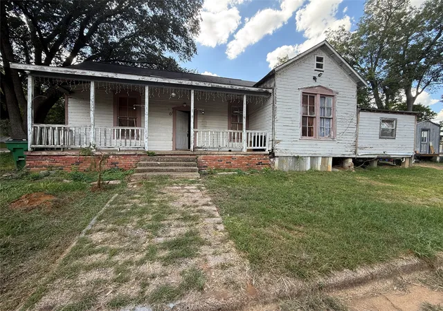 Photo 1 of Single family home for sale at 109 E Gooch St, Palestine, TX 75801 | MLS# 21385702 | Listing updated on 2026-09-17