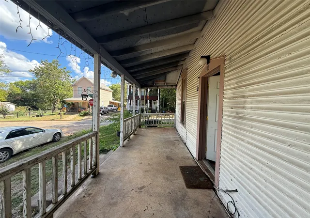 Photo 3 of Single family home for sale at 109 E Gooch St, Palestine, TX 75801 | MLS# 21385702 | Listing updated on 2026-09-17