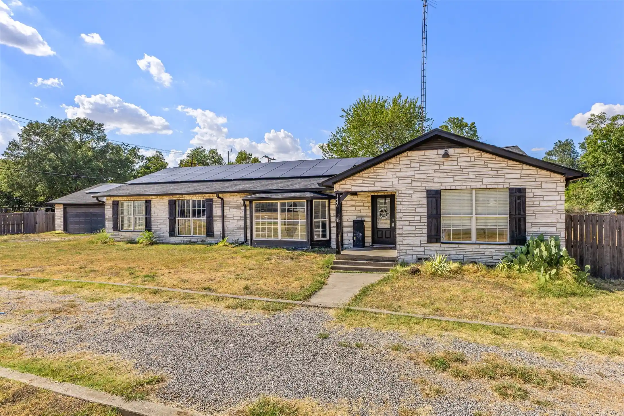 Photo 1 of Single family home for sale at 1440 Columbia Ave, Corsicana, TX 75110 | MLS# 21382284 | Listing updated on 2026-10-18