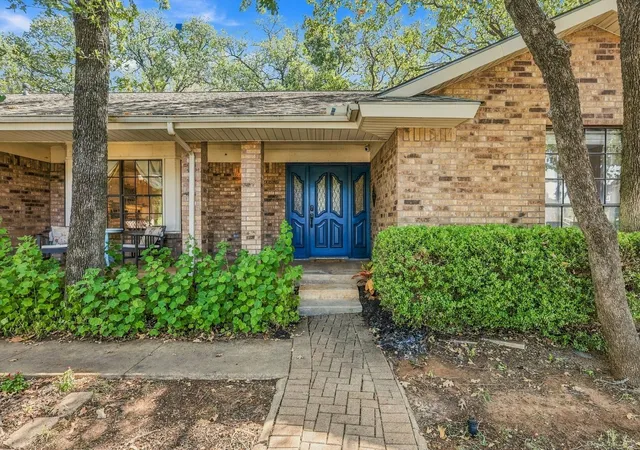 Photo 3 of Single family home for sale at 3232 Prince Ct, Bedford, TX 76021 | MLS# 21371996 | Listing updated on 2026-10-06