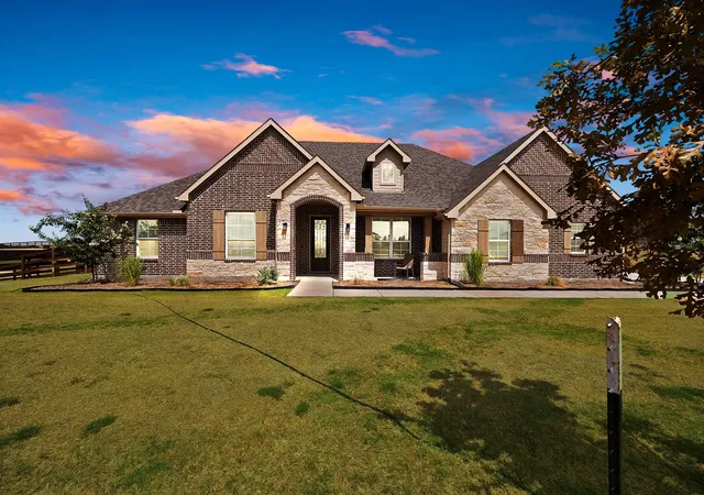 Photo 1 of Single family home for sale at 3608 Horseshoe Dr, Van Alstyne, TX 75495 | MLS# 21385568 | Listing updated on 2026-10-07