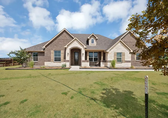 Photo 2 of Single family home for sale at 3608 Horseshoe Dr, Van Alstyne, TX 75495 | MLS# 21385568 | Listing updated on 2026-10-07