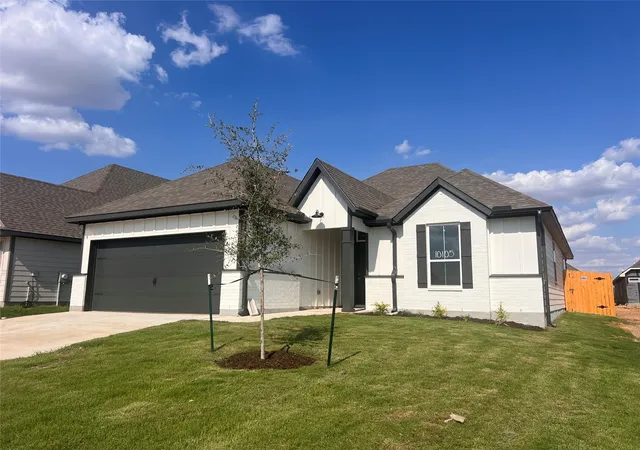 Photo 2 of Single family home for sale at 10105 Grace Dr, Waco, TX 76708 | MLS# 21387915 | Listing updated on 2026-10-02