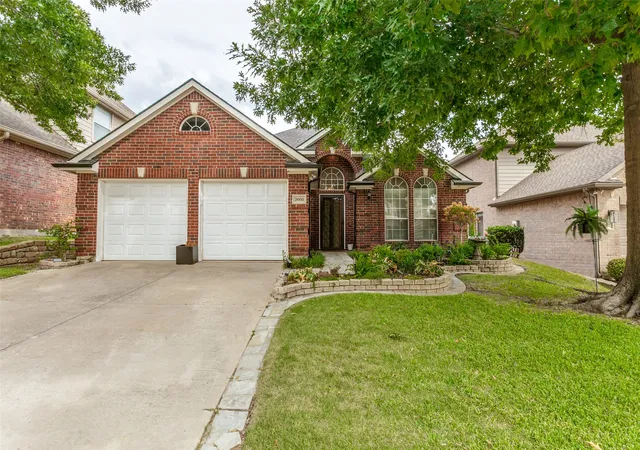 Photo 1 of Single family home for sale at 2005 Clb View Cir, Corinth, TX 76210 | MLS# 21385107 | Listing updated on 2026-09-17