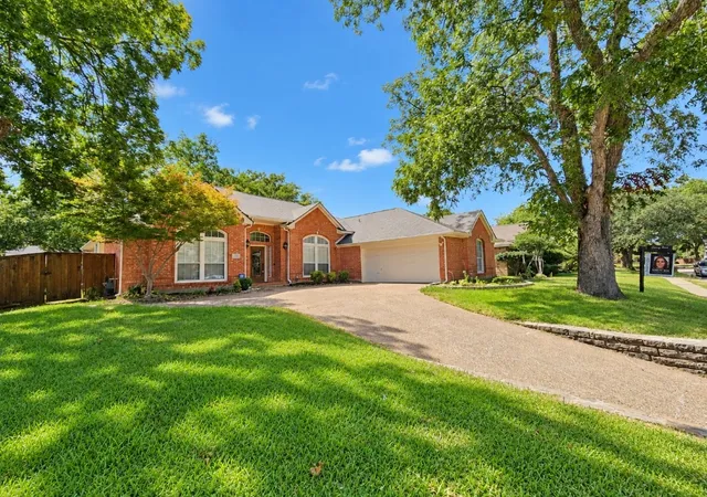 Photo 2 of Single family home for sale at 4213 Pecan Grv Ln, Rowlett, TX 75088 | MLS# 21387807 | Listing updated on 2026-09-17
