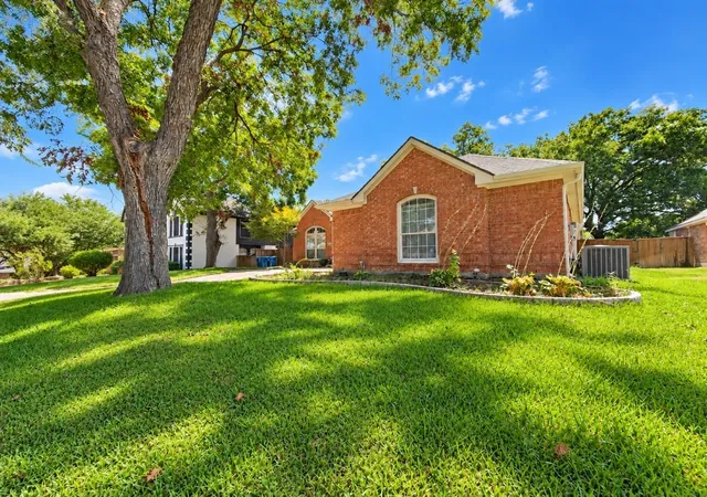 Photo 3 of Single family home for sale at 4213 Pecan Grv Ln, Rowlett, TX 75088 | MLS# 21387807 | Listing updated on 2026-09-17