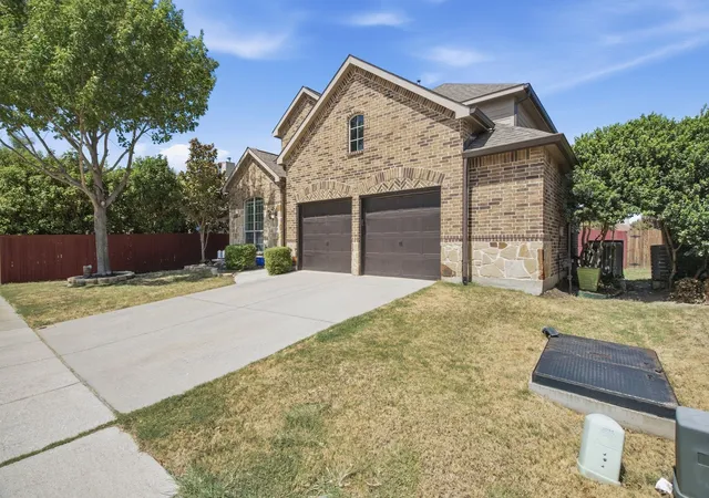 Photo 3 of Single family home for sale at 1409 Pelican Dr, Little Elm, TX 75068 | MLS# 21386677 | Listing updated on 2026-10-07