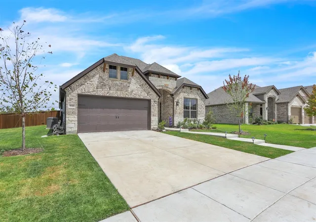 Photo 2 of Single family home for sale at 532 Firethorn Dr, Royse City, TX 75189 | MLS# 21386686 | Listing updated on 2026-09-26